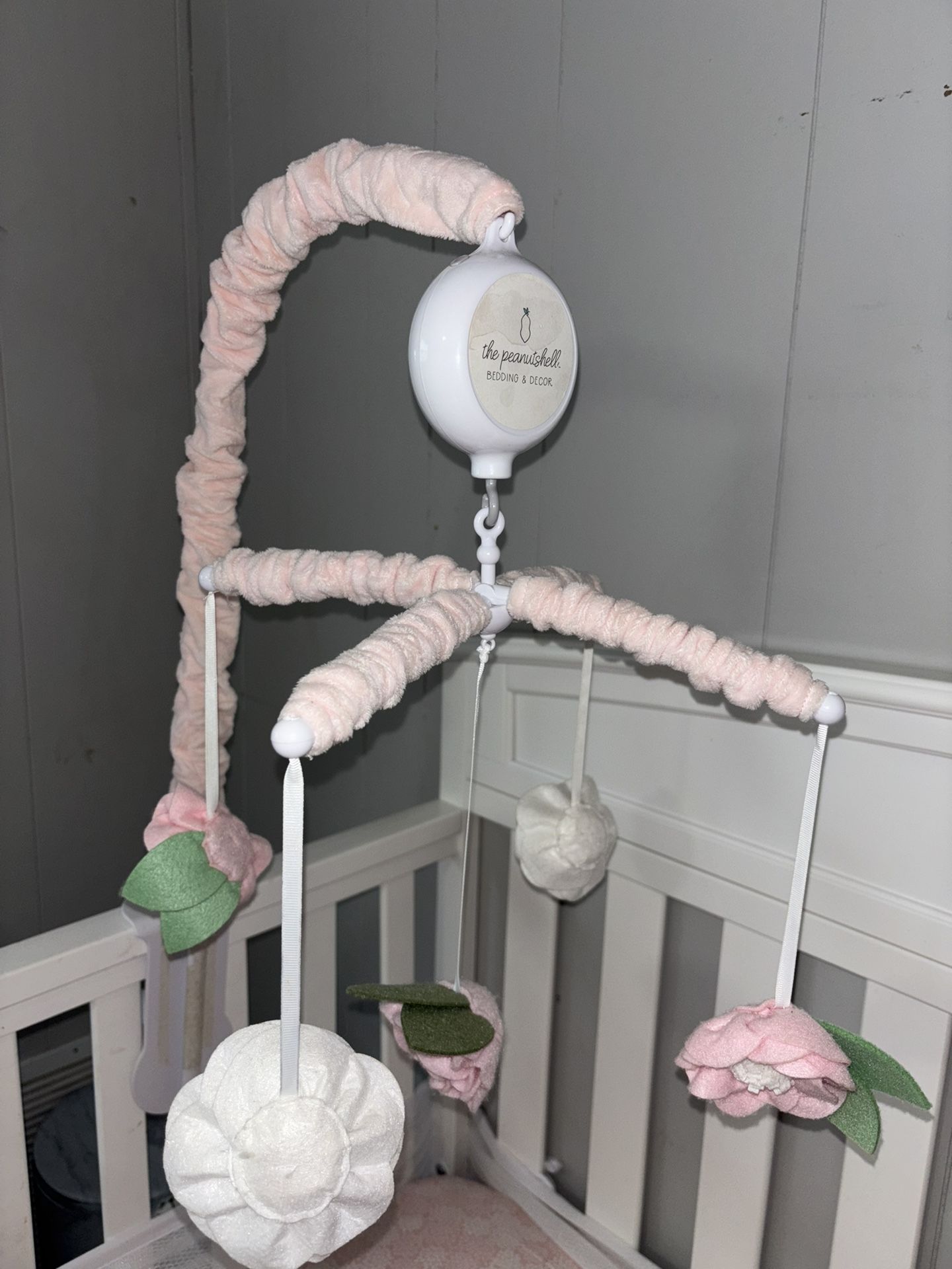 Peanut Shell Baby Crib Musical Toys