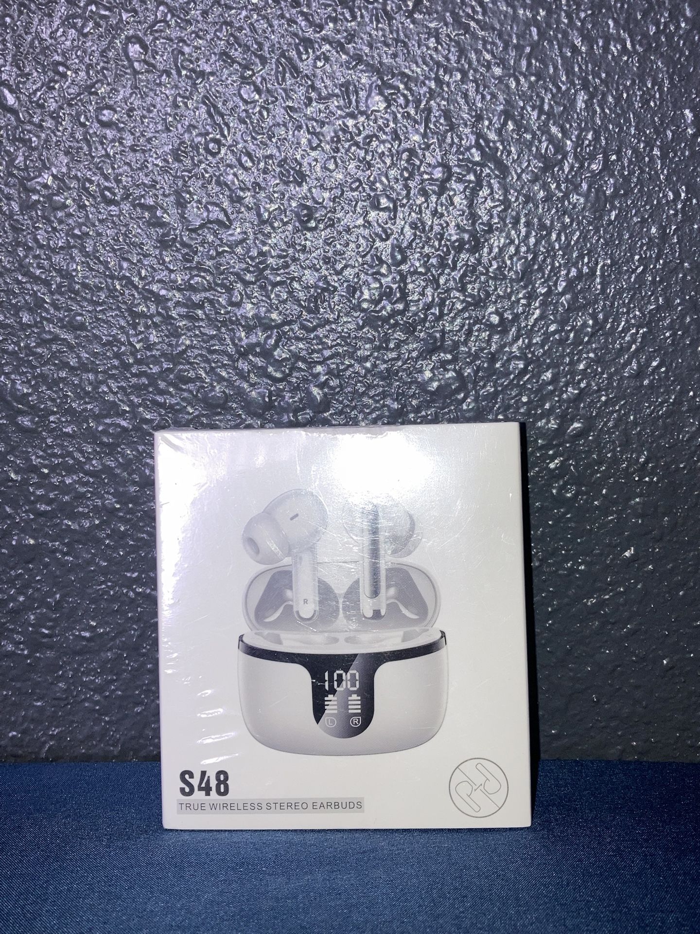 White S48 Bluetooth Wireless Earbuds