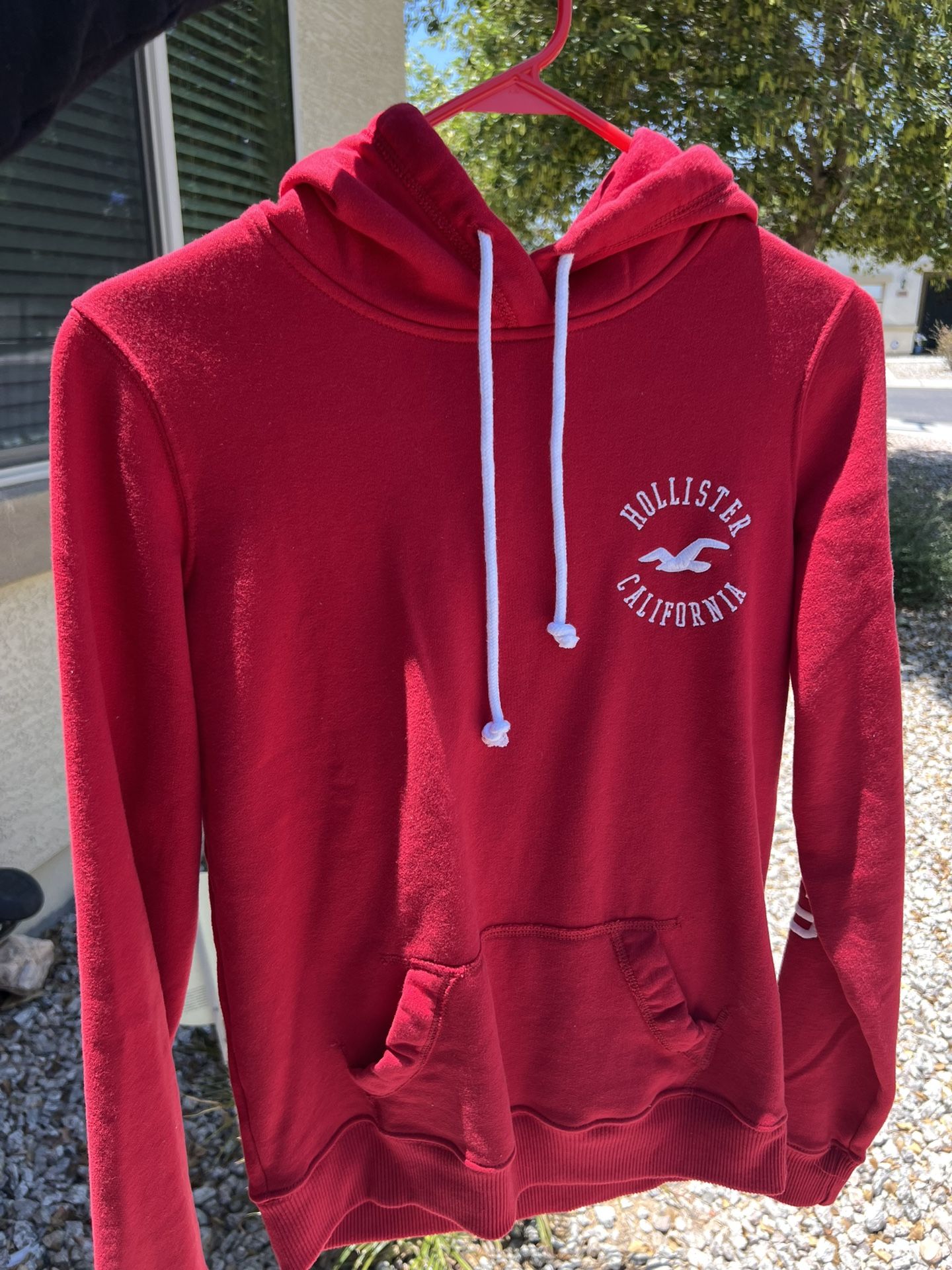 xs hollister hoodie