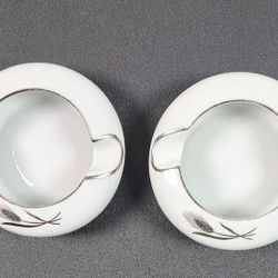 SET OF 2 FUKAGAWA ARITA PORCELAIN CHOPSTICK REST/ASHTRAY HAND PAINTED WHITE SILVER WHEAT JAPAN