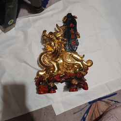 Golden Dragon Statue 