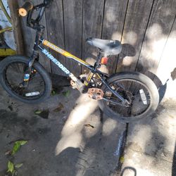 Haro Shredder 16 kids' BMX bike.