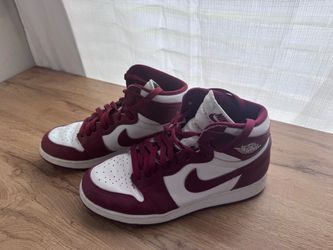Air Jordan 1 Mid Cherrywood Red White