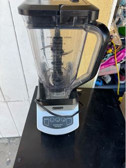 Ninja blender 1000watts Professional