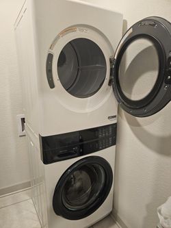 Eletrolux - Stackable Washer & Dryer