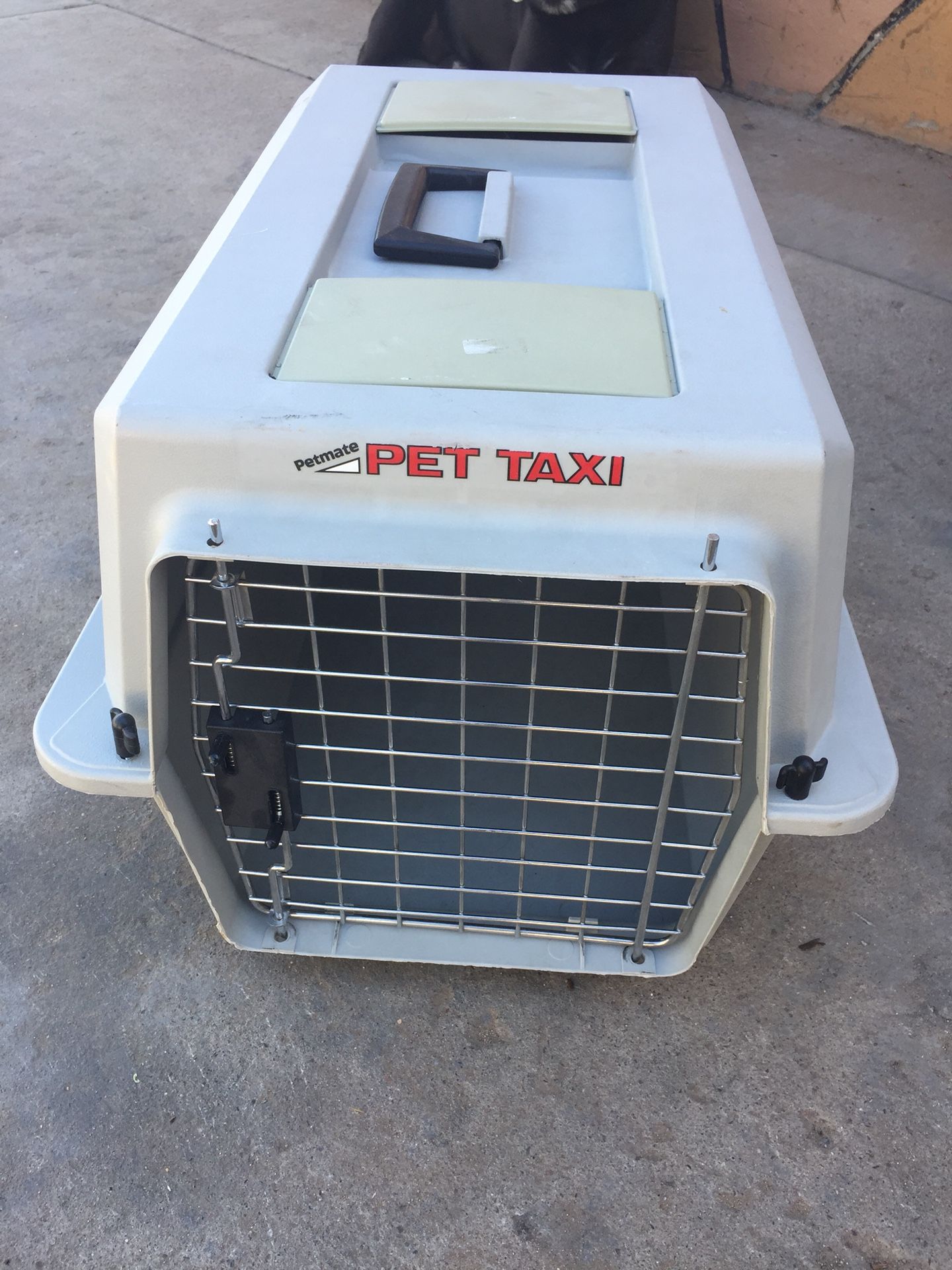 Small to medium pet taxi carrier for Sale in Phoenix, AZ OfferUp