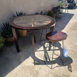  BAR STOOLS AND TABLE