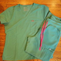 Medium Petite FIGS SCRUB Set