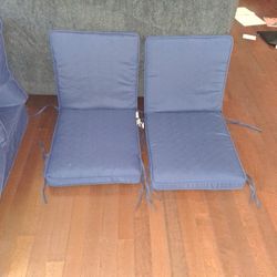 4 PIECES OF PATIO FURNITURE CUSHIONS BRAND NEW