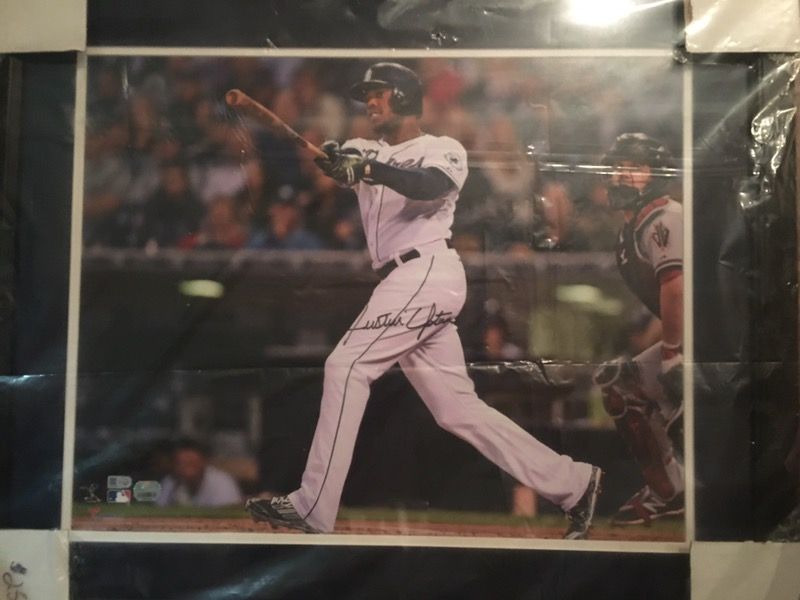 16x20 framed and autographed all star Justin Upton print