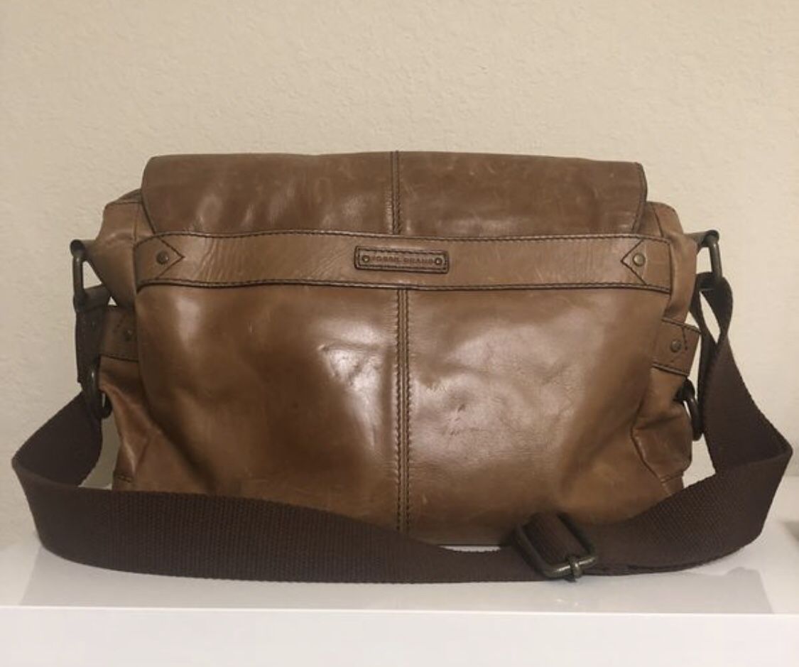 Fossil Vintage Leather Messenger Bag