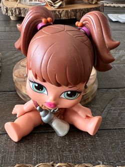 BRATZ BABYZ  DOLL, 5” DANA, 2004, ORIGINAL OUTFIT, BOTTLE & EARRINGS, GOOD!