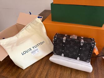 LOUIS VUITTON Monogram Eclipse Neo Wallet Trunk