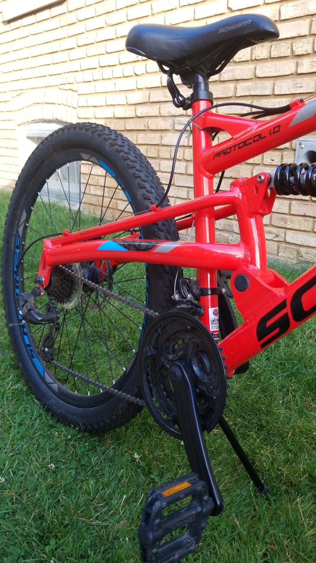 schwinn protocol mountain bike