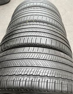 235 45 18 Michelín I'm selling this set of tires with 80% life left on all 4