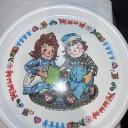 Vintage Raggedy Ann & Andy Oneida Plastic Plates