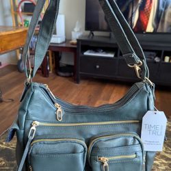 Women's Purse (New With Tags) Retails for $23