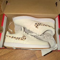 Nike Court Vision Women's Size 9 *BRAND NEW*