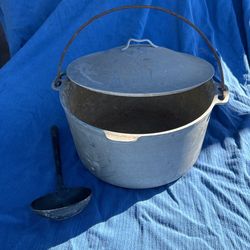 Vintage Galvanized Pot W/lid & Ladle