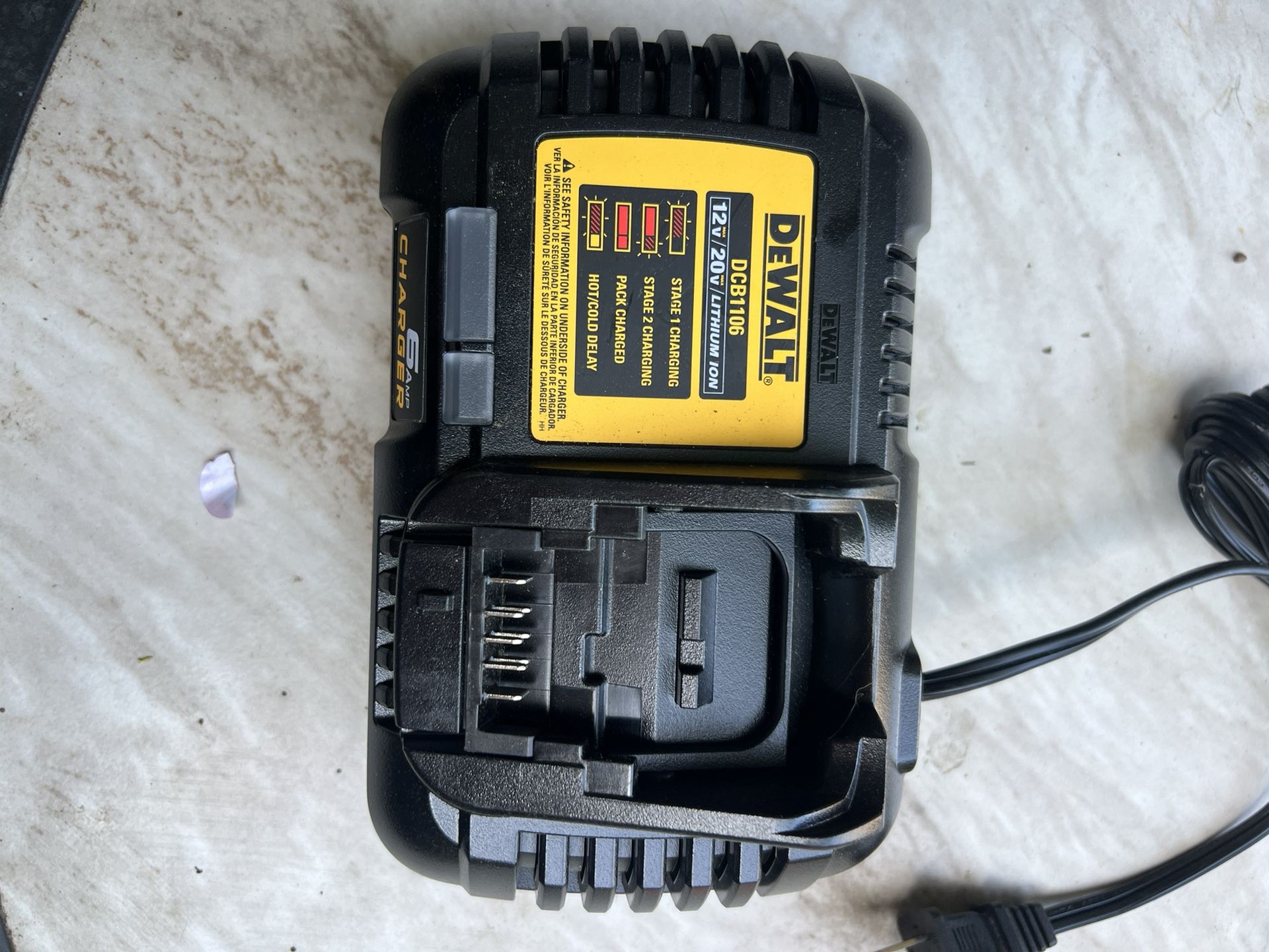 Charger Dewalt
