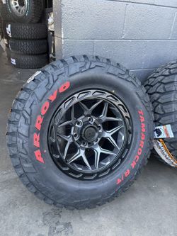 Lock Off Road Rims 17" 33X12.50R17 Rims And Tires $1700 Tacoma 4Runner Chevy Gmc sierra