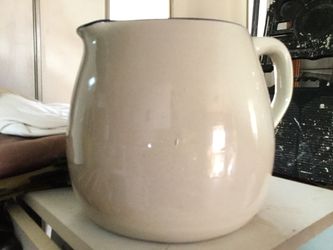 Pottery pitcher and bowl