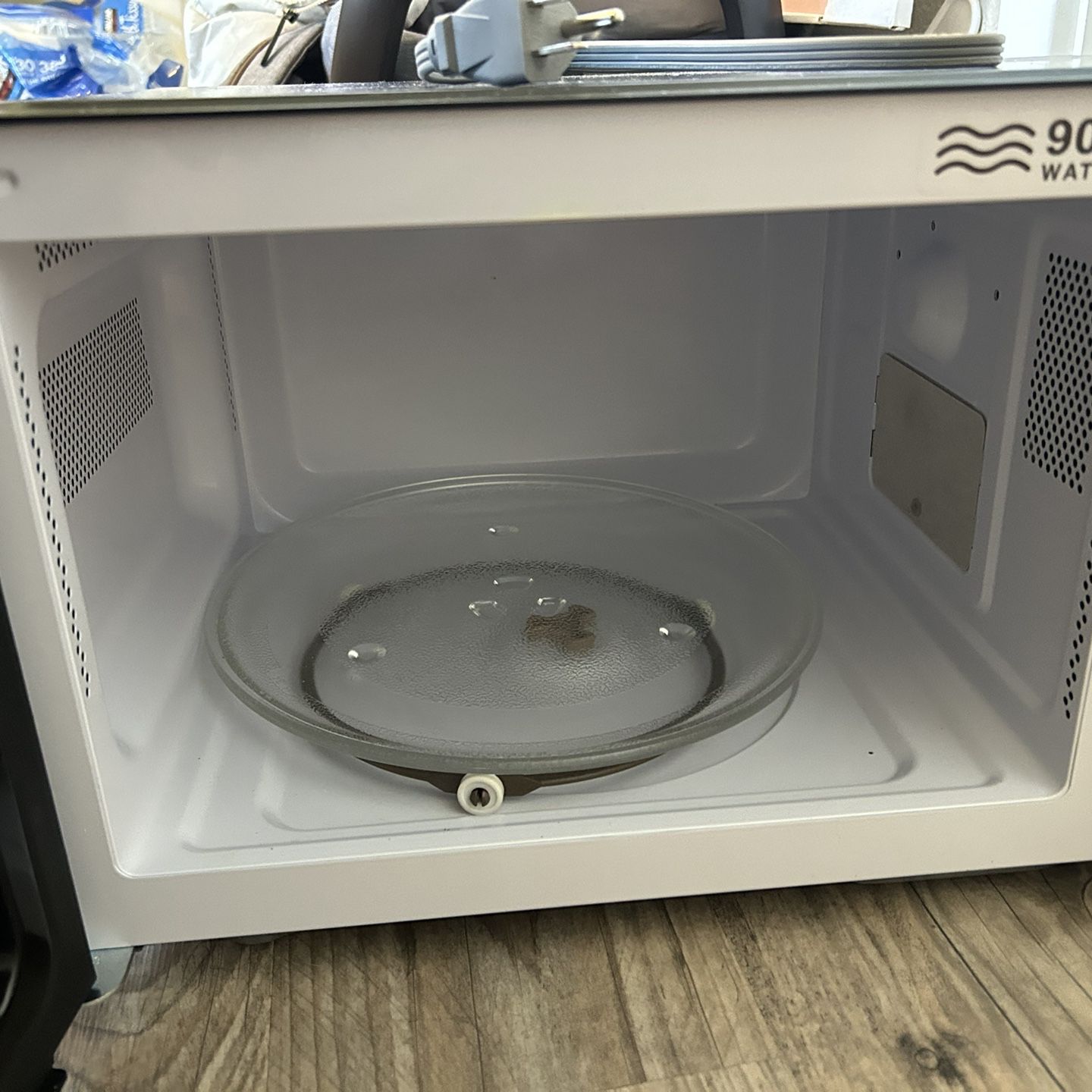 Small microwave for Sale in San Clemente, CA - OfferUp
