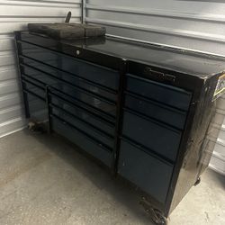 73 inch SNAP-ON TOOL BOX & TOOLS