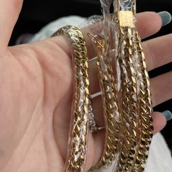 New 18k Yellow Gold Cuban Link Chain And Bracelet 