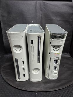 3 XBOX 360 CONSOLES for Parts/Repairs