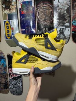 Air Jordan 4 lightning size 12 no box