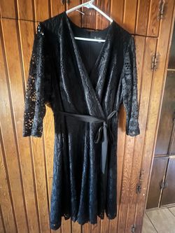 Lace 3/4 sleeve dress