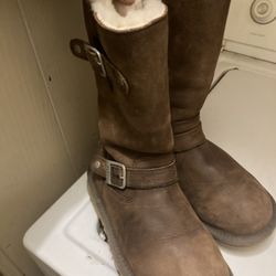 Girls UGG Winter Boots Size 3