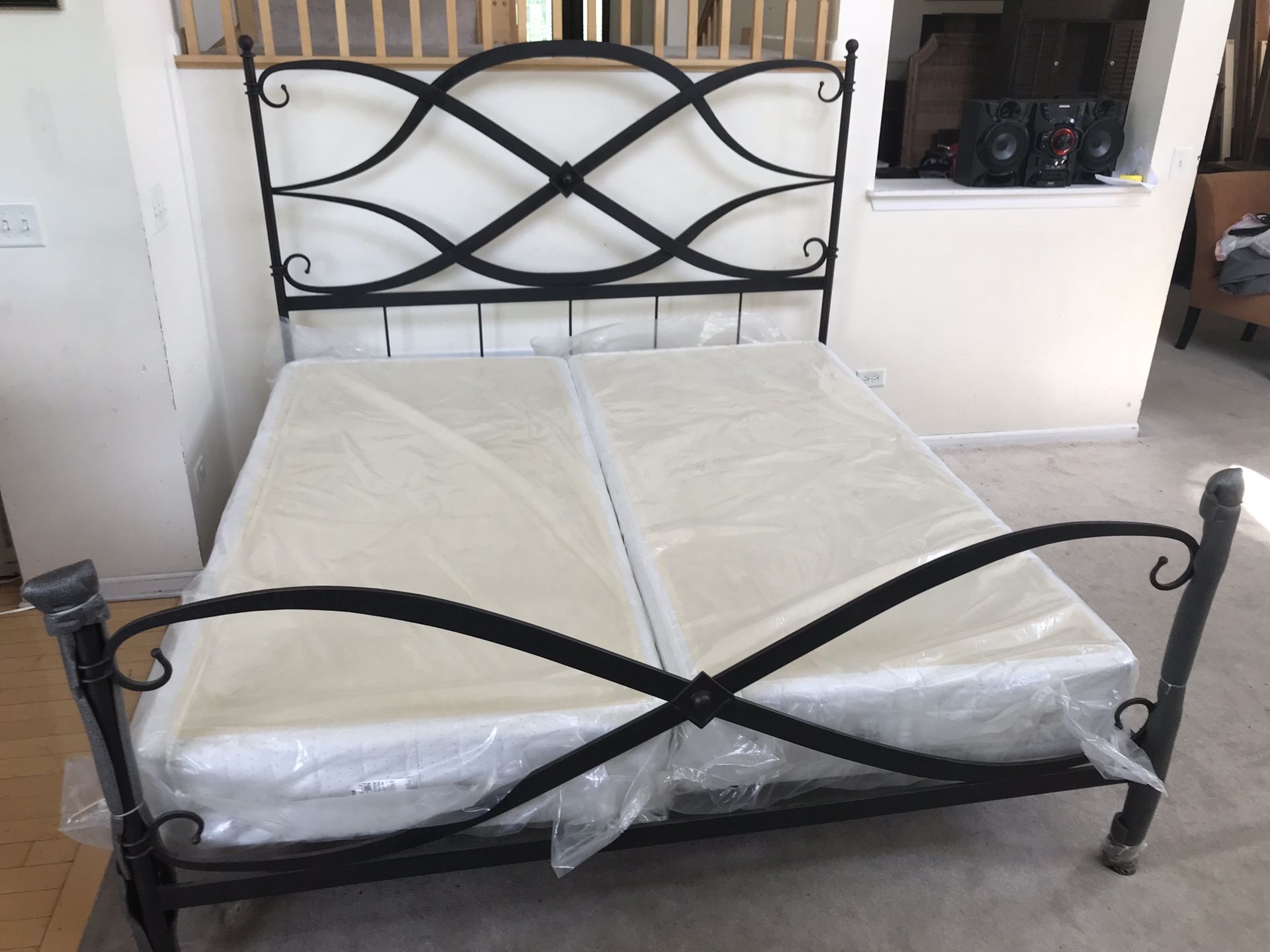 ARHAUS ST LUCIA KING IRON BED FRAME + BOXSPRING-RUST
