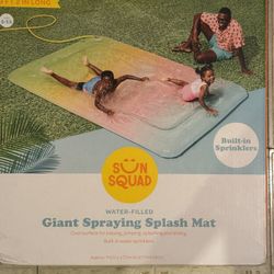 Giant Spraying Splash Mat