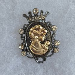 VINTAGE FRENCH COURT STYLE LADY CAMEO  BROOCH