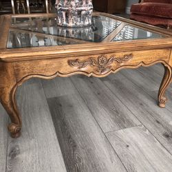 Wood/glass Coffee Table