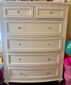 White Wood Dresser with Crystal Knobs