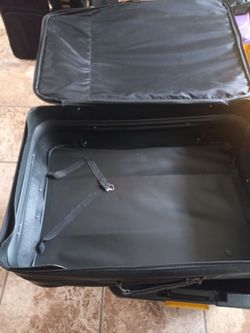 3 SUITCASES