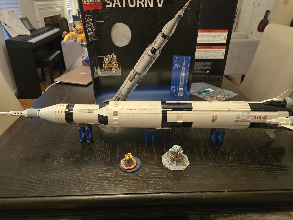Lego 21309 Saturn V Rocket