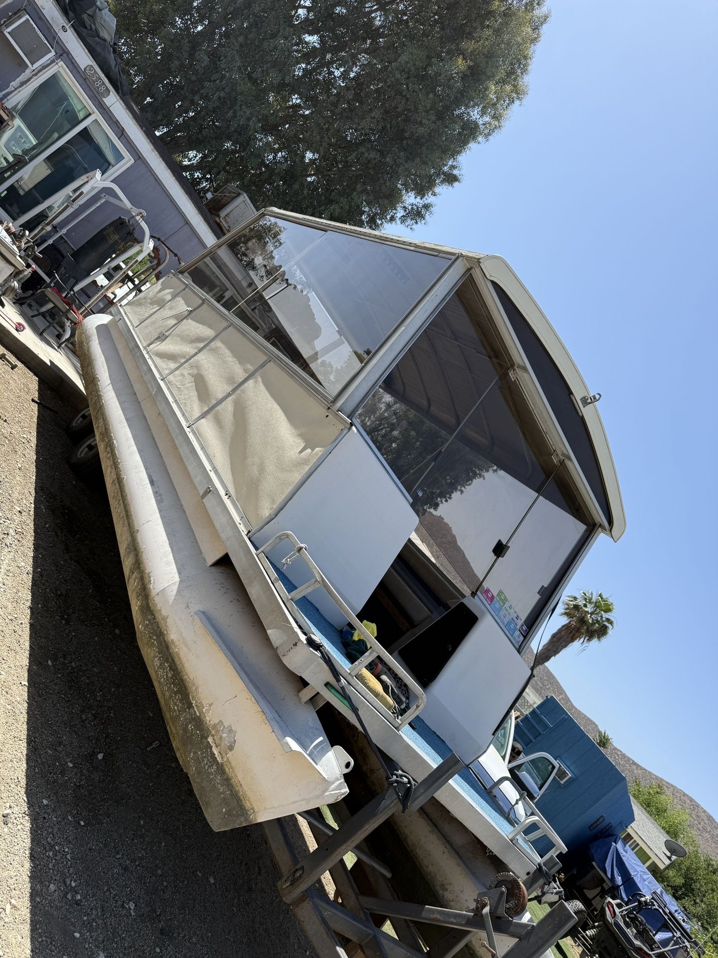 Pontoon 24ft