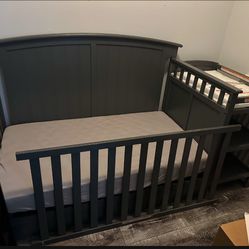 Storkcraft Steveston 5-in-1 Convertible Crib and Changer with Drawer (Gray) 