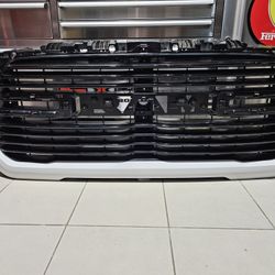 Ram 2500 OEM Grille Assembly 