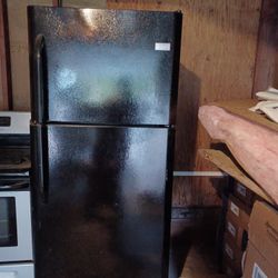 Frigidaire Refridgerator Black
