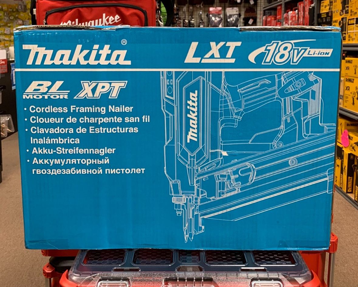 Makita 18V LXT 3-1/2 in. 21 degree Lithium-Ion Cordless Full Round Head Framing Nailer (Tool Only)