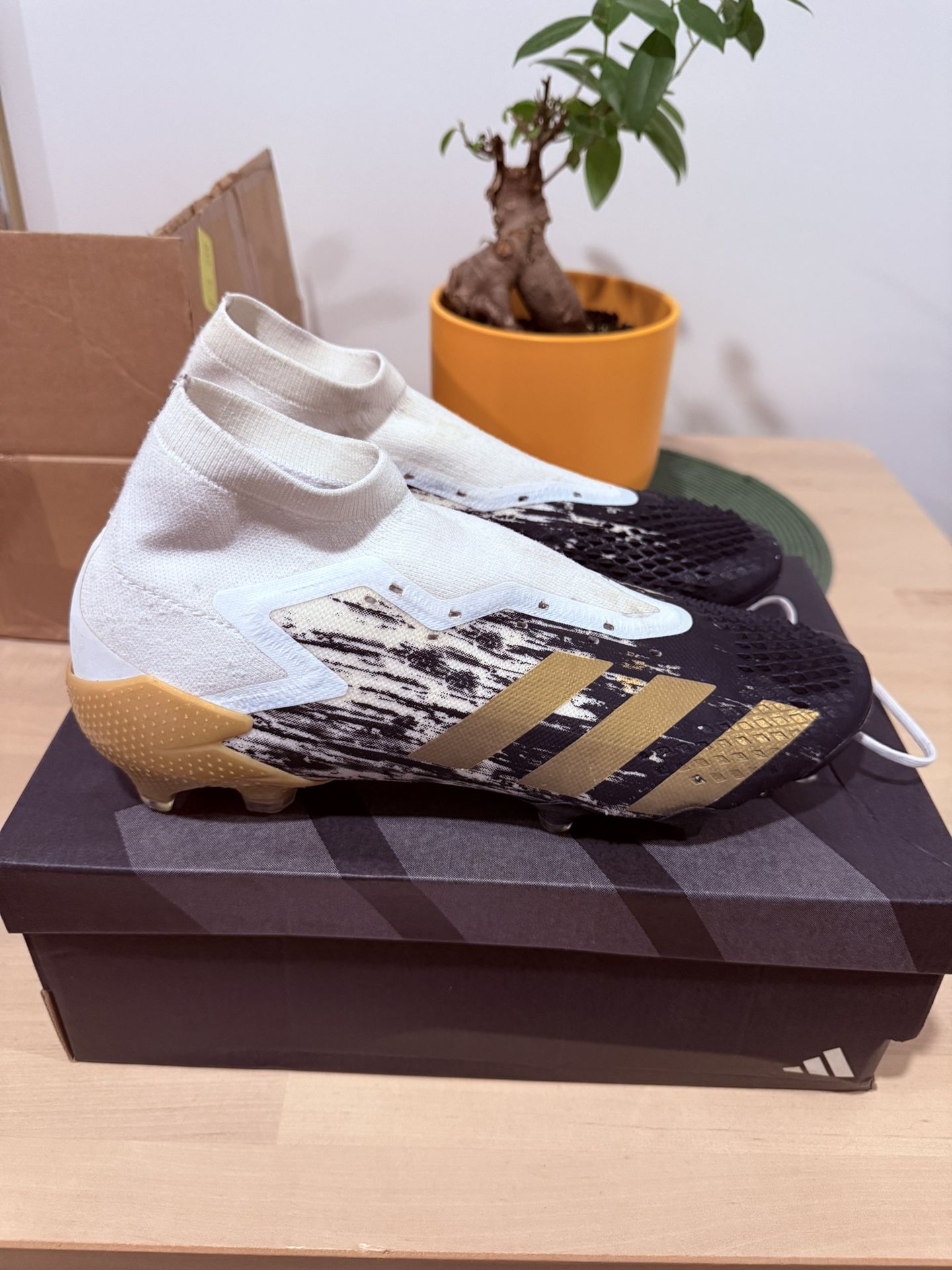 Adidas Predator Mutator 20.1 FG (Size 9.5)- White -Black-Gold