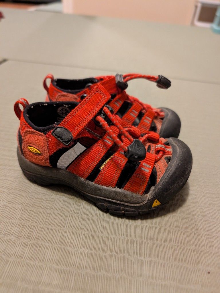 Keen Toddler Watershoes: Size 8