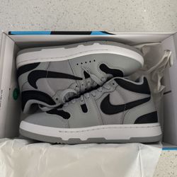 BNIB Travis Scott Attack Size 4M / 5.5 W