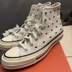 Valentine’s Day Converse