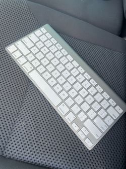 Apple OEM Bluetooth Keyboard 